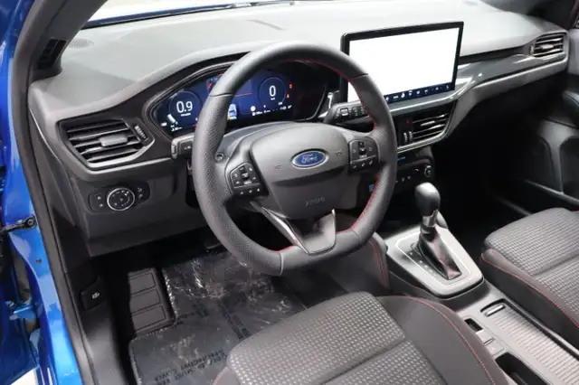 Ford Focus view 13