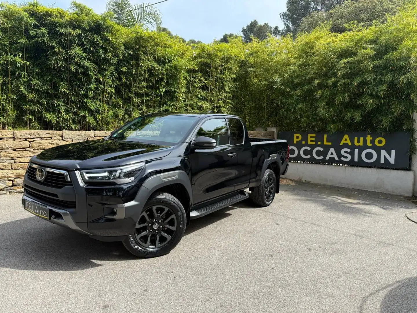 Toyota Hilux 4WD 2.8L 204 D-4D INVINCIBLE Negro - 1