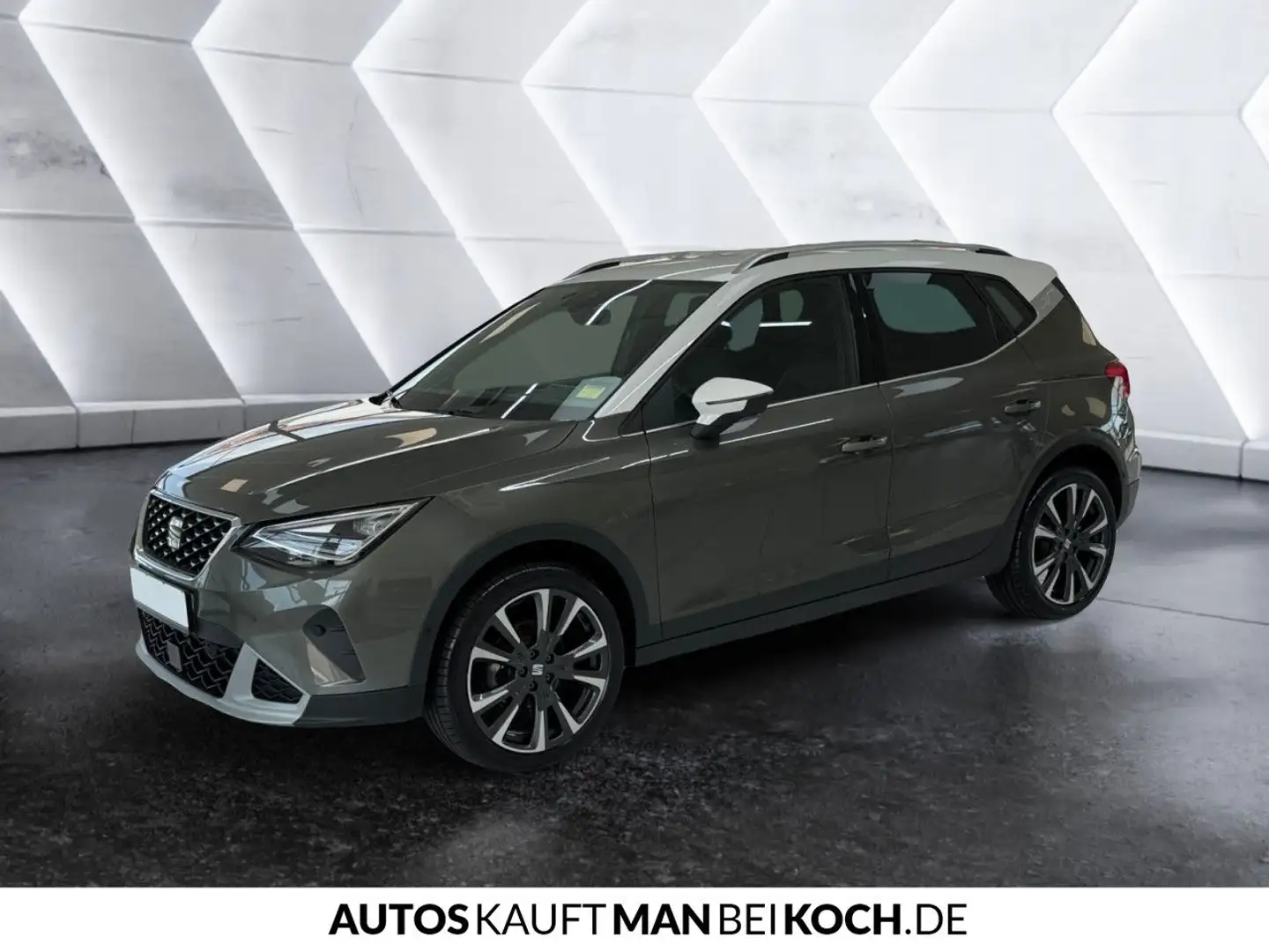 SEAT Arona 1.5 TSI DSG Xperience NAVI LED KAMERA KLIMA Grijs - 2