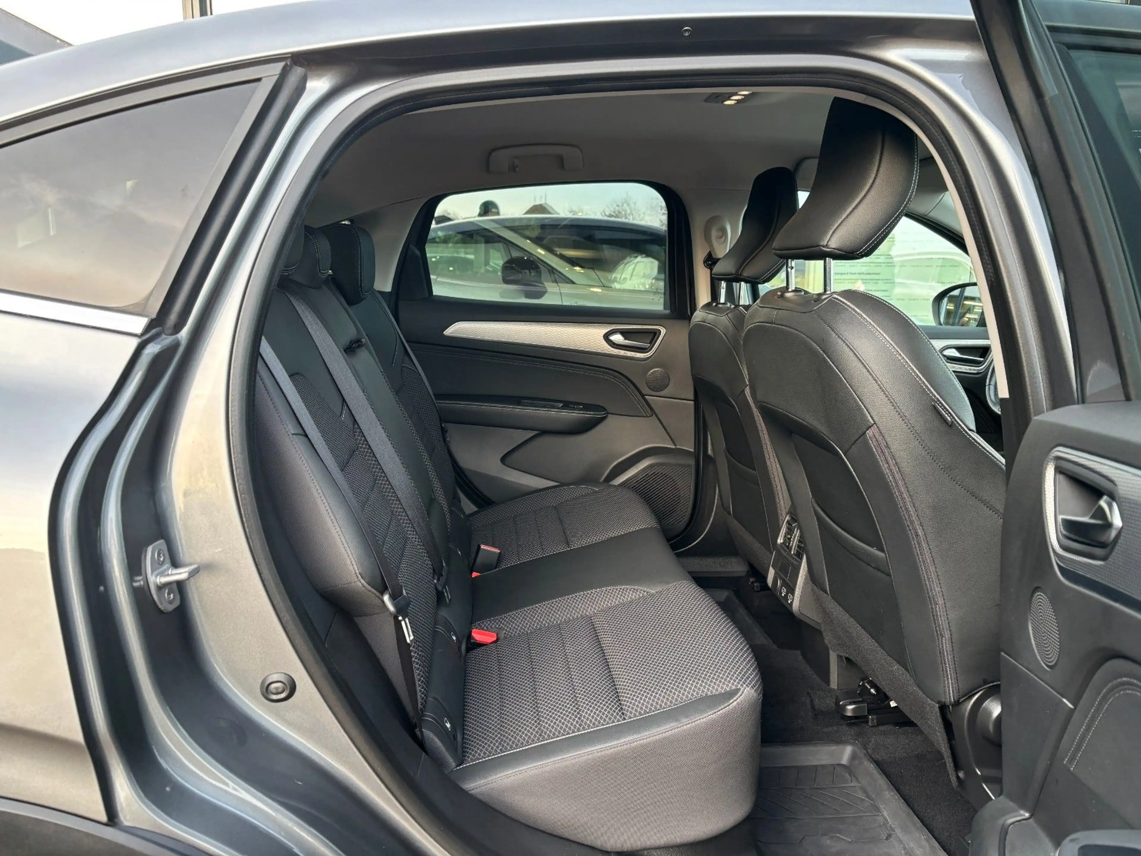 Renault Arkana TCe 140 EDC Intens — photo 7