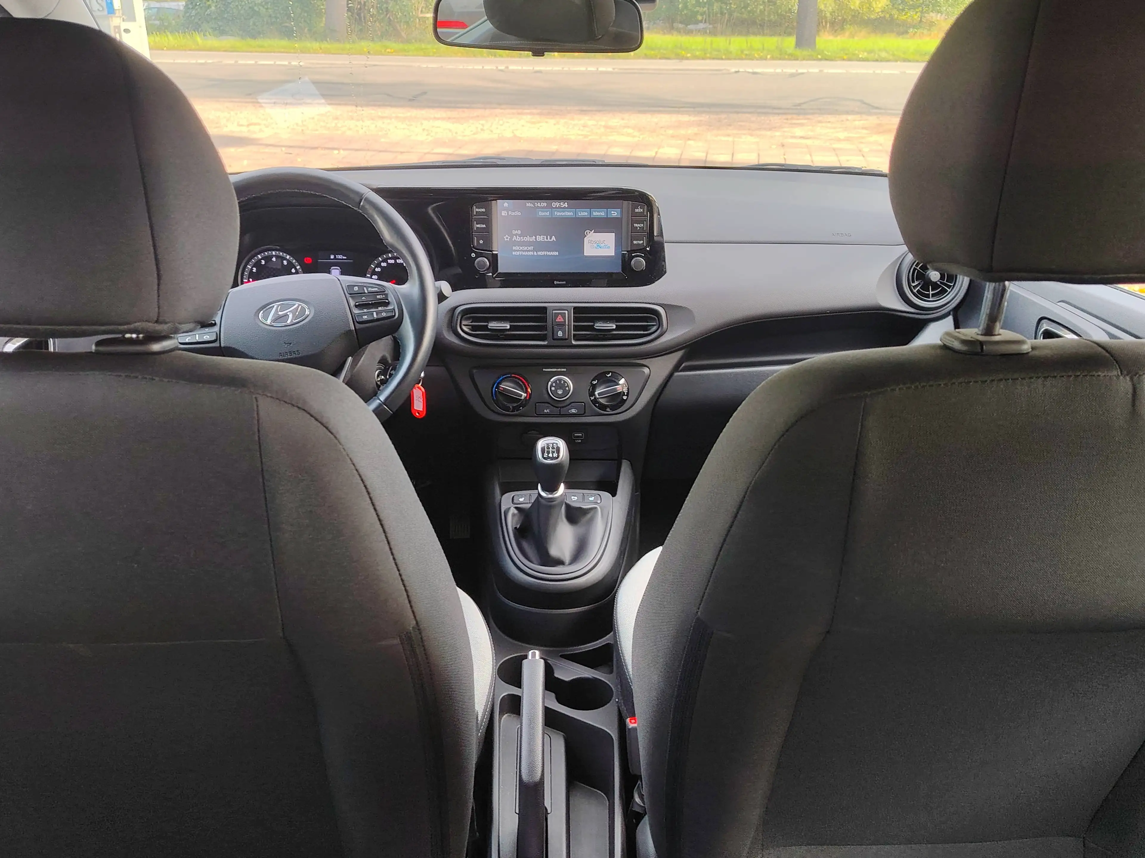Hyundai i10 Trend — photo 9