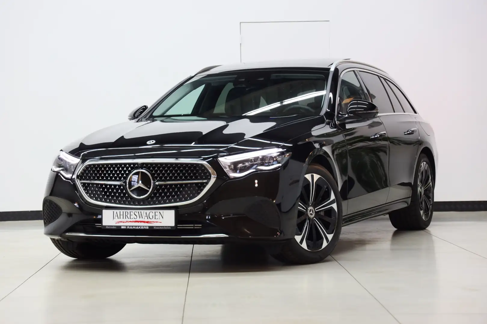 Mercedes-Benz E 300 de T NEW-MODEL Superscreen PANO AIRMATIC Distronic Negro - 1