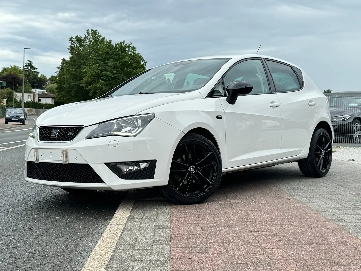 SEAT Ibiza FR Navi Sitzheizung Klima LED Tagfahrlicht TopZust Blanc - 1
