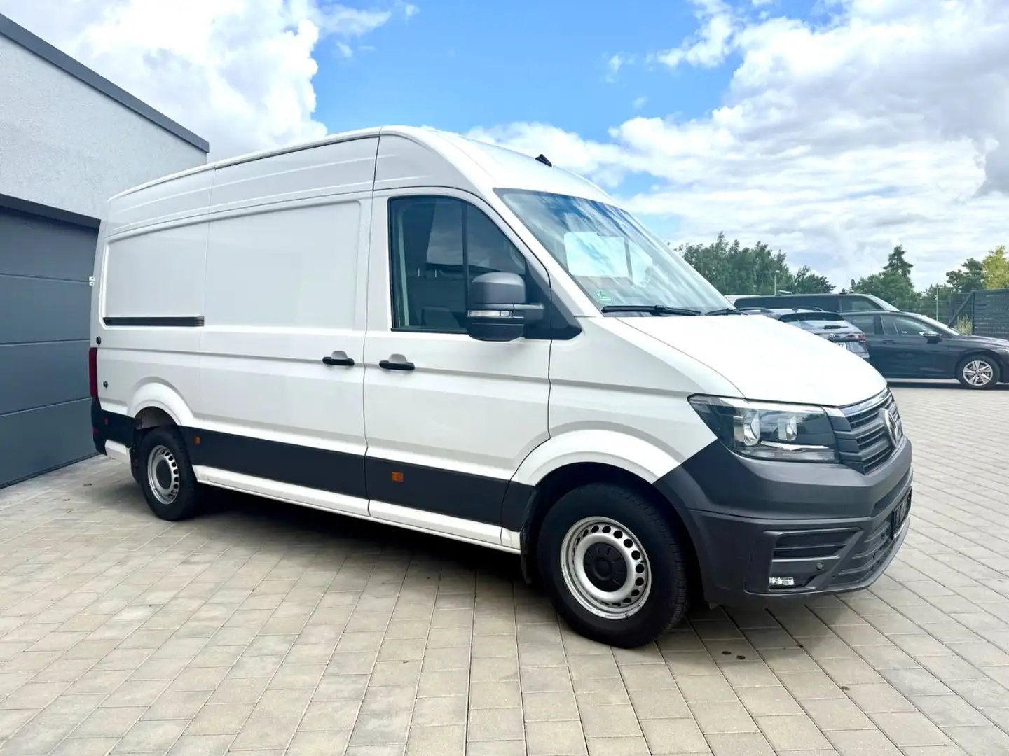 Volkswagen Crafter35 mittellang Hochdach 4Motion Navi Klima Weiß - 1