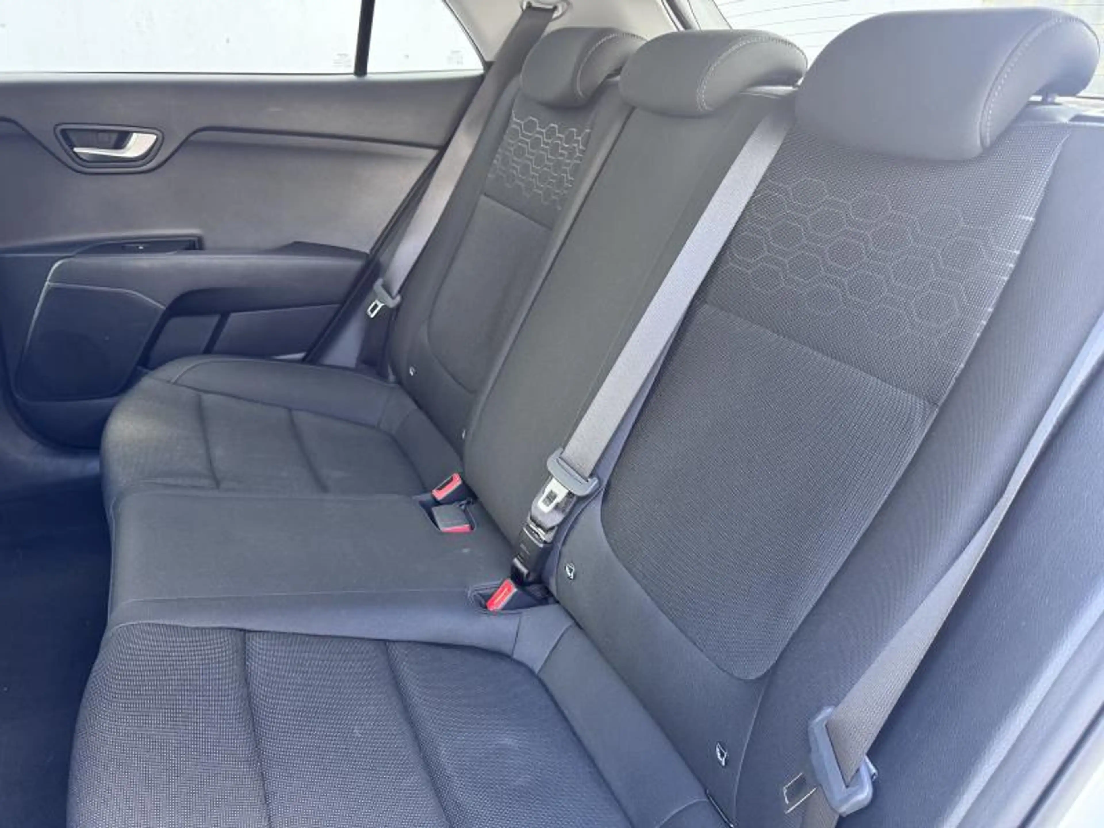 Kia Rio PULSE — photo 13