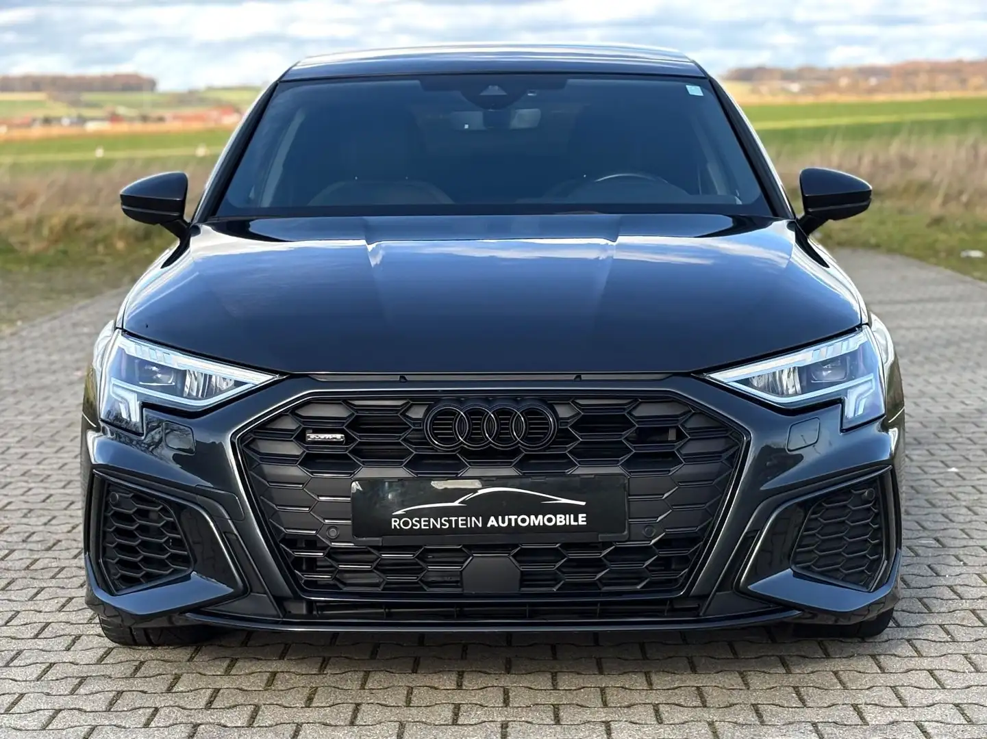 Audi A3 40 TFSI S tr. quattro Limousine 2.0 Grau - 1