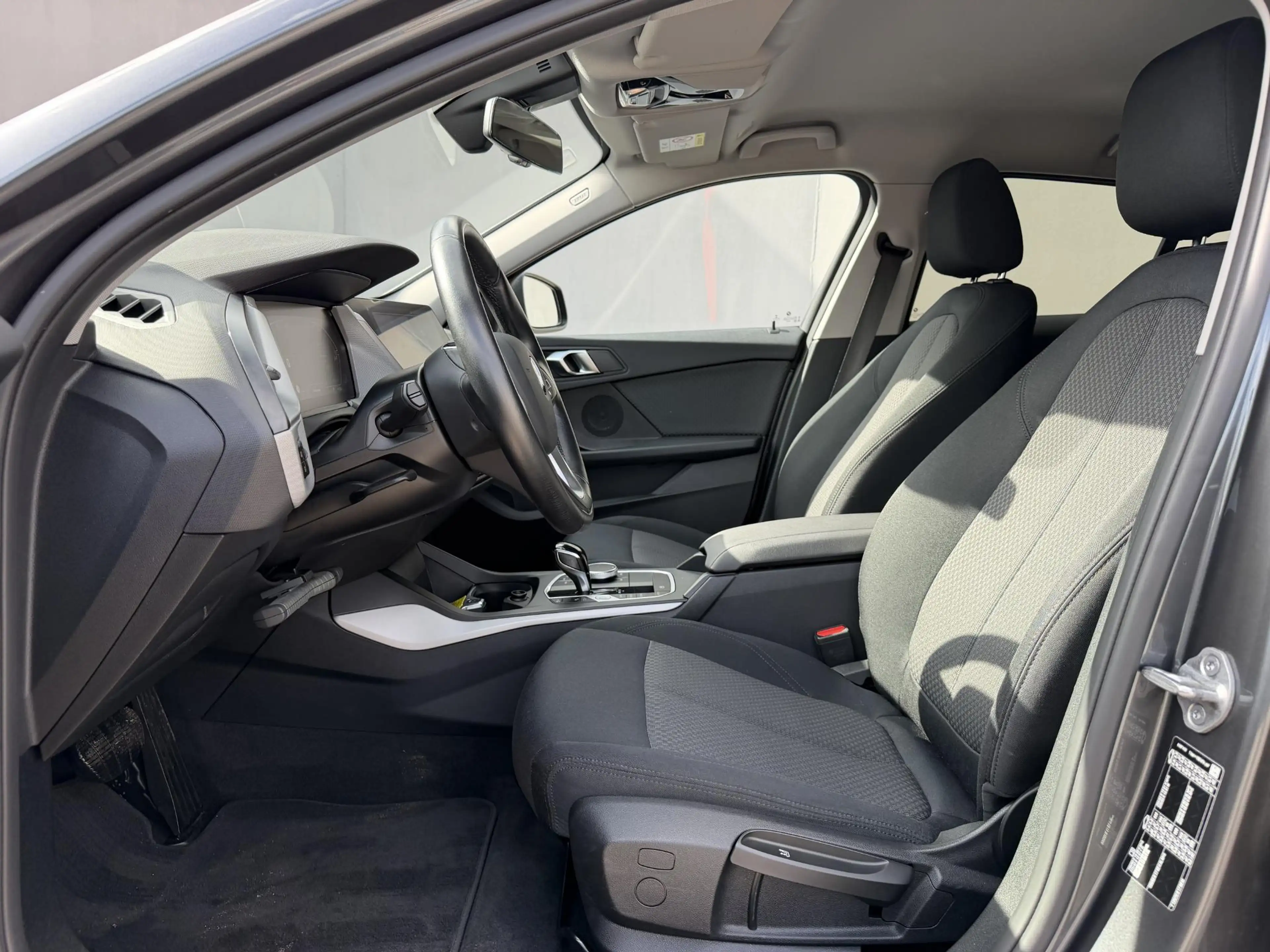 BMW 118 1 Serie 118i Business Edition / 1e Eigenaar / Navi — photo 9