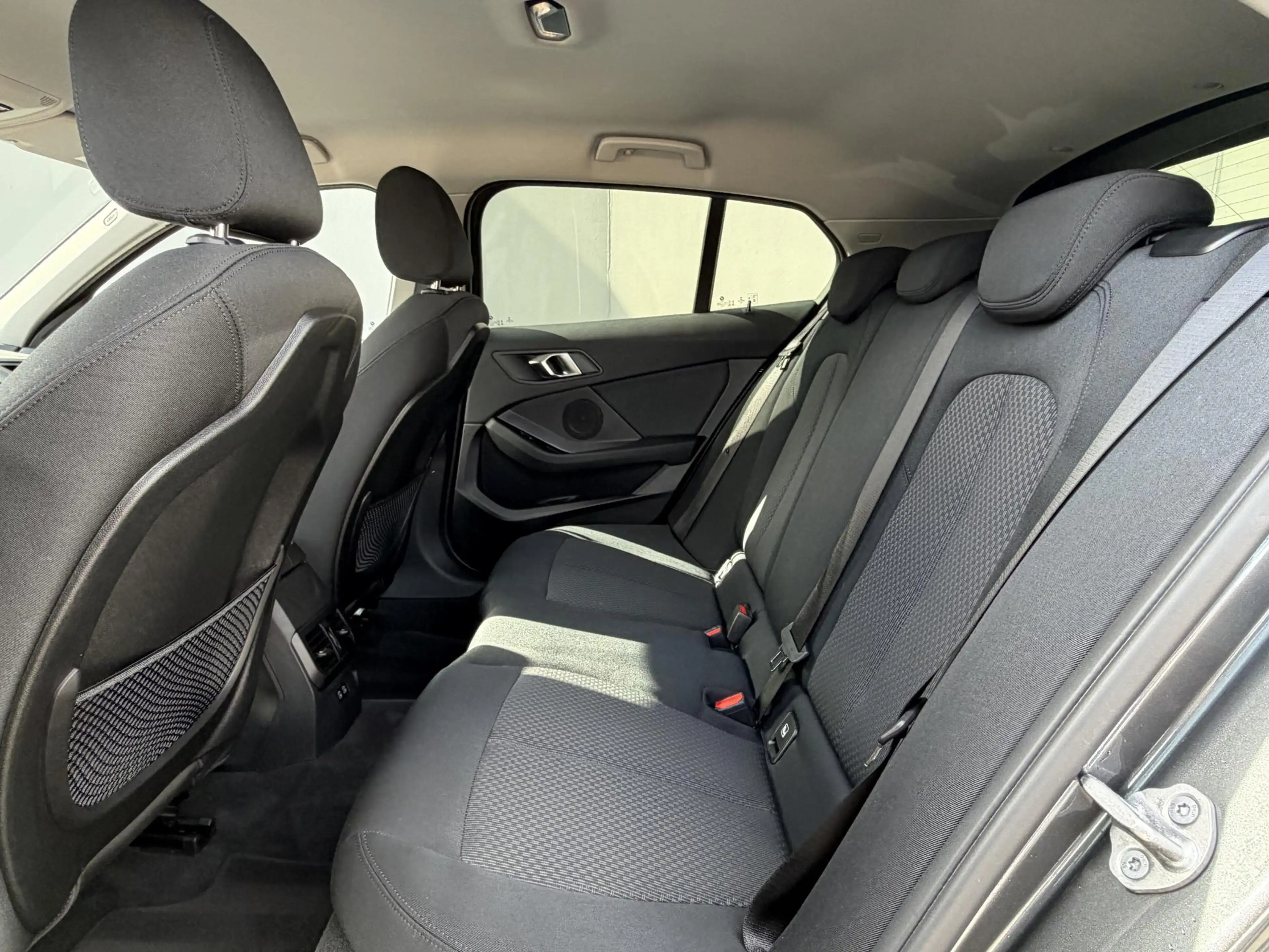 BMW 118 1 Serie 118i Business Edition / 1e Eigenaar / Navi — photo 12
