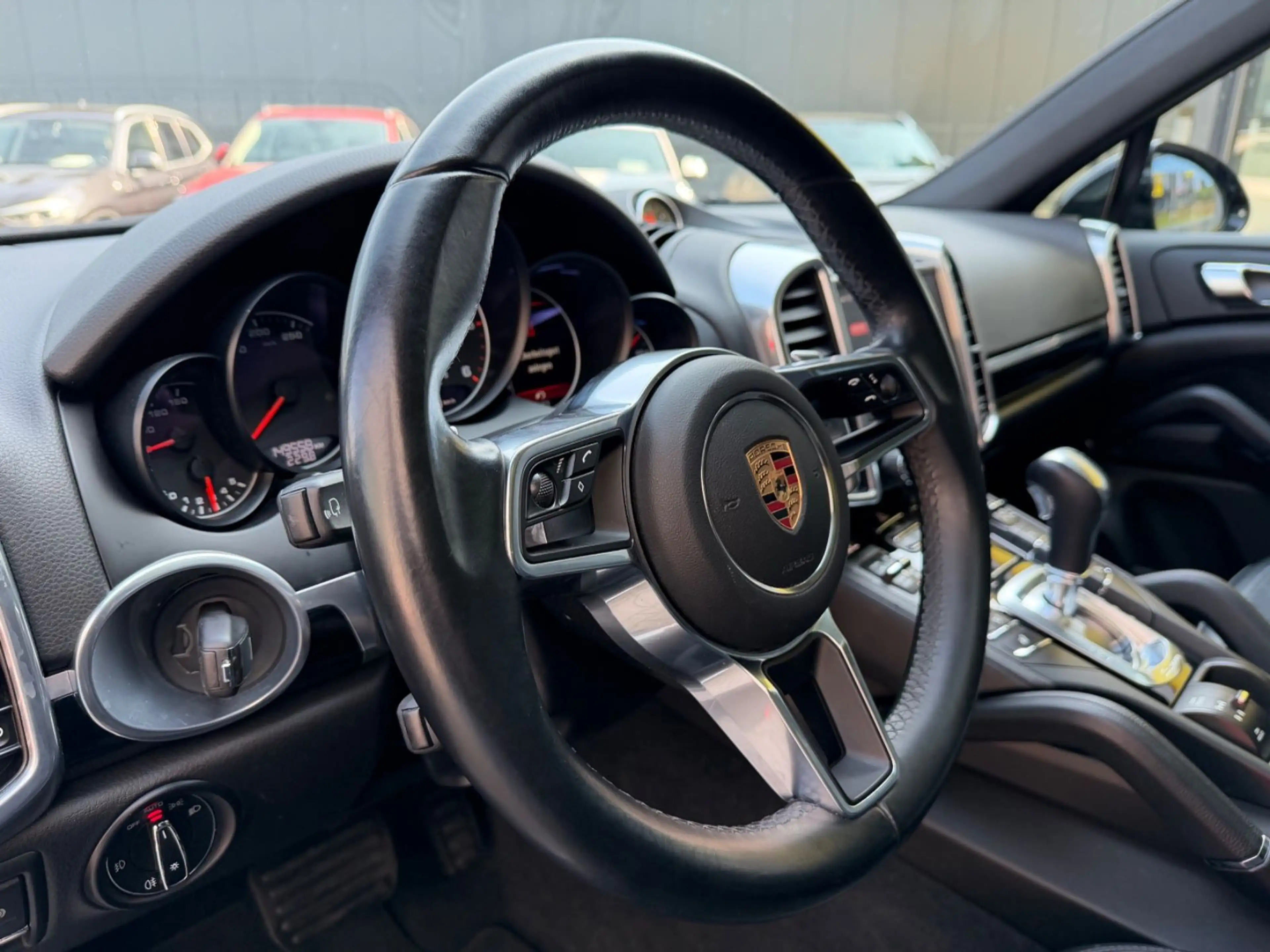Porsche Cayenne Diesel Platinum Edition/SPORT CHRONO/PAN — photo 14