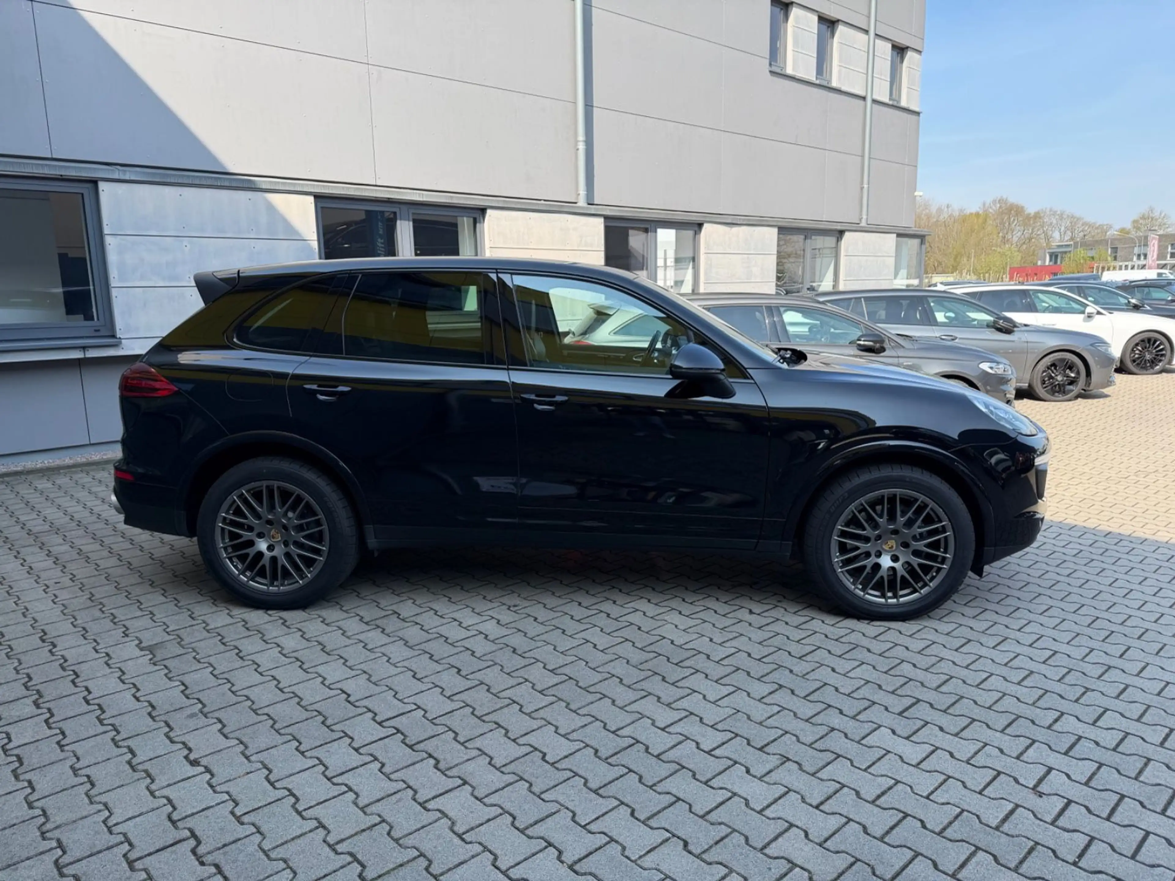 Porsche Cayenne Diesel Platinum Edition/SPORT CHRONO/PAN — photo 7