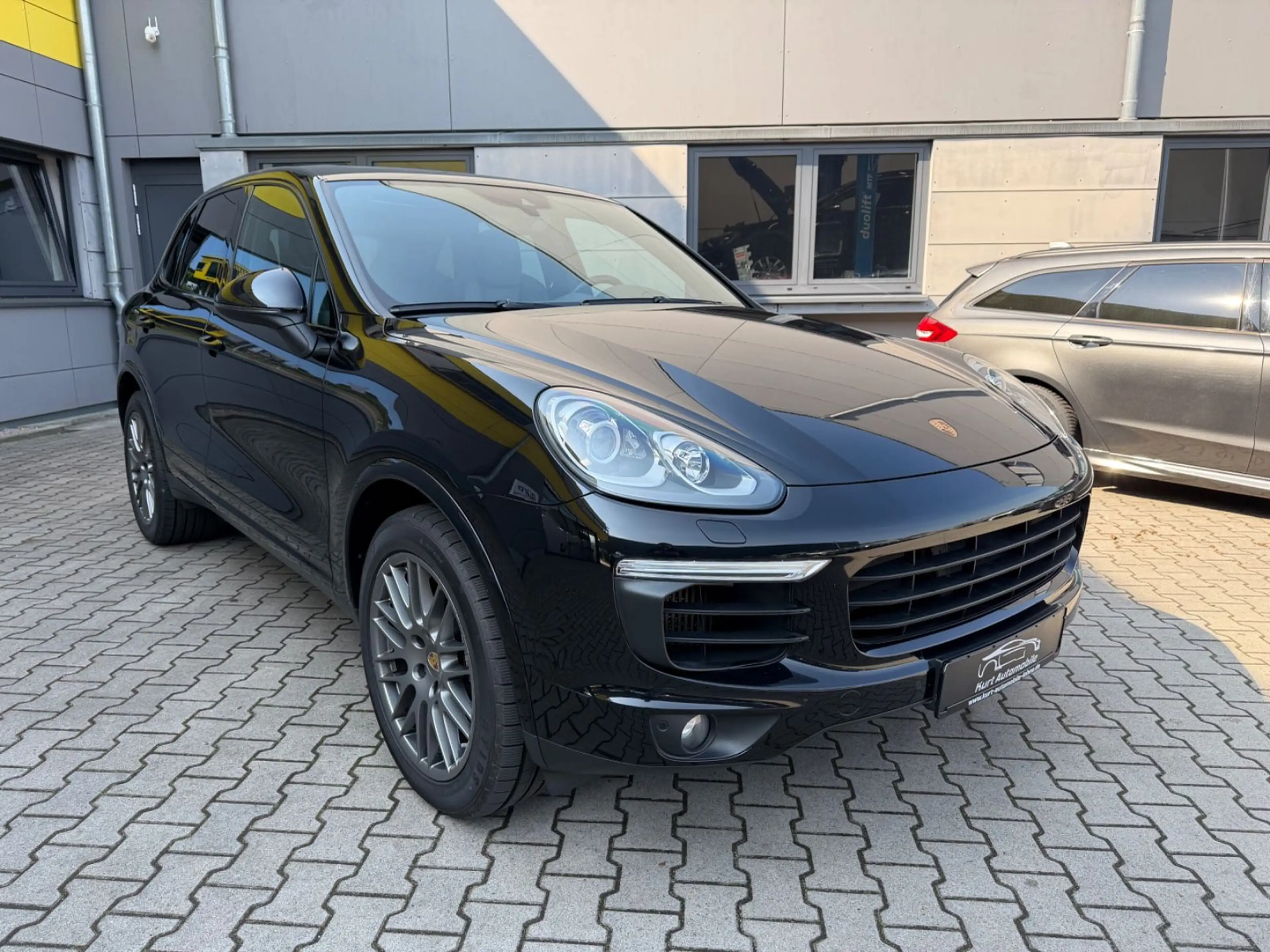 Porsche Cayenne Diesel Platinum Edition/SPORT CHRONO/PAN — photo 8