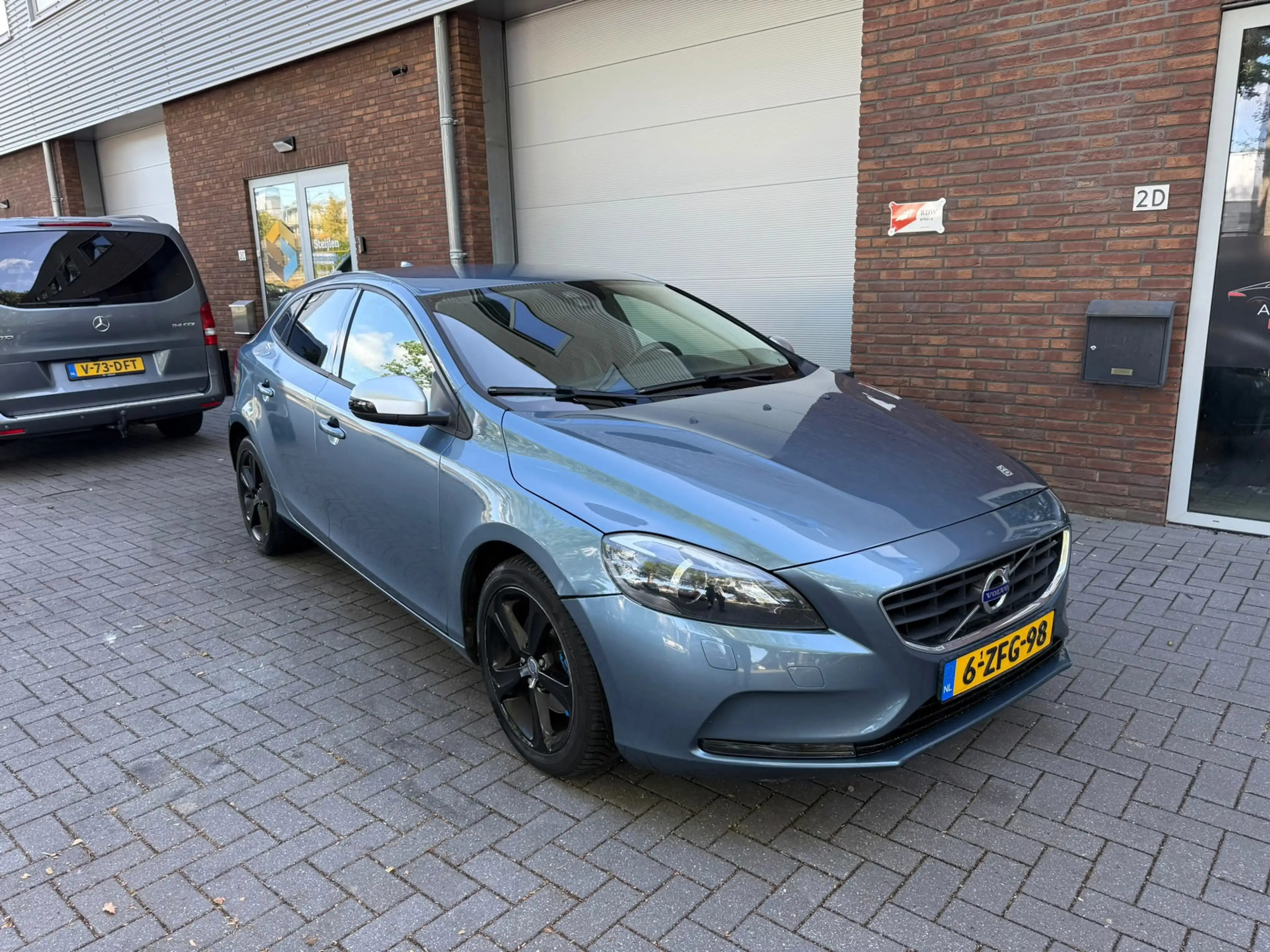 Volvo V40 1.6 T2 R-Design|AIRCO|NIEUWE APK|LEUKE AUTO — photo 2