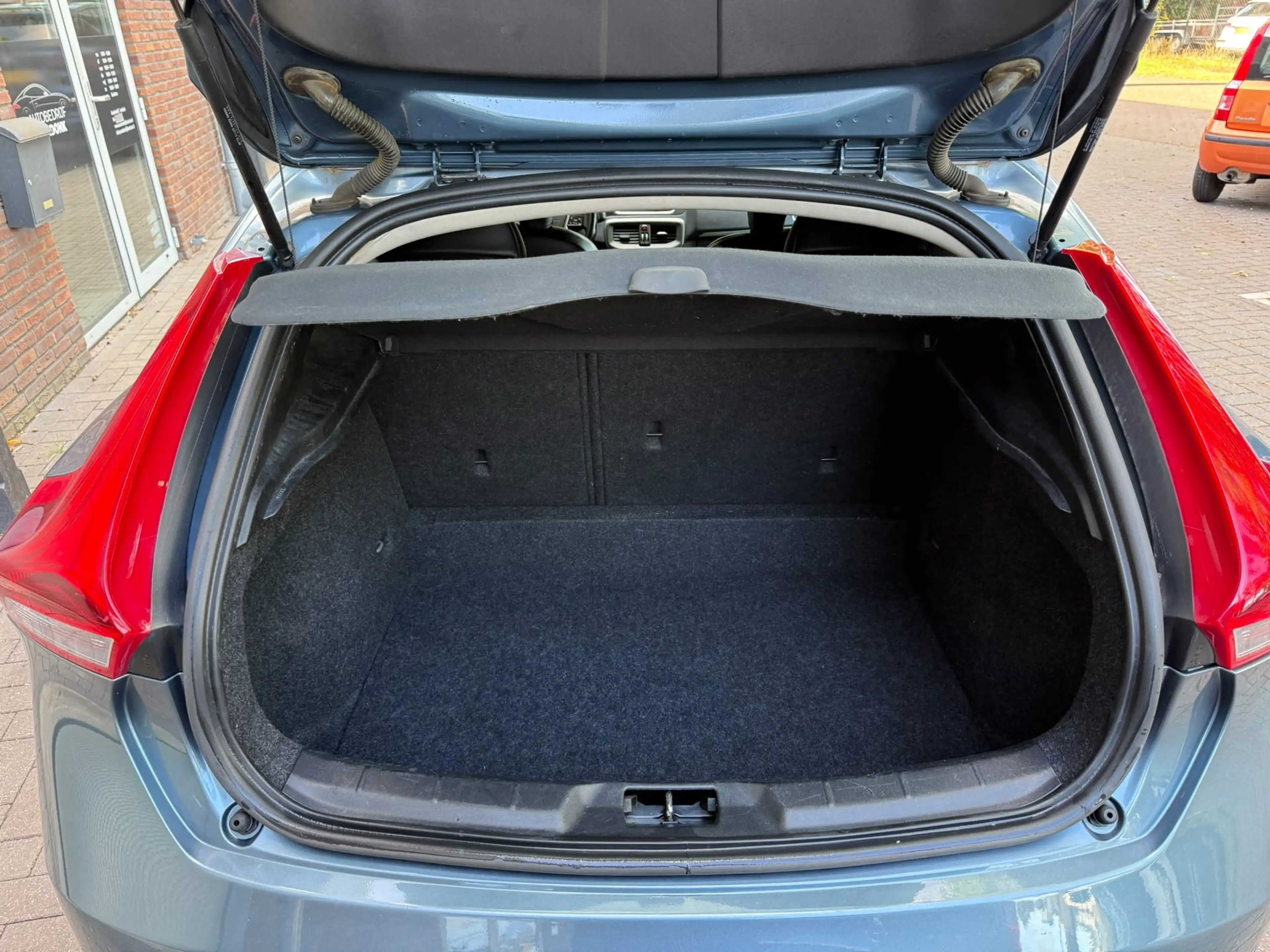Volvo V40 1.6 T2 R-Design|AIRCO|NIEUWE APK|LEUKE AUTO — photo 6