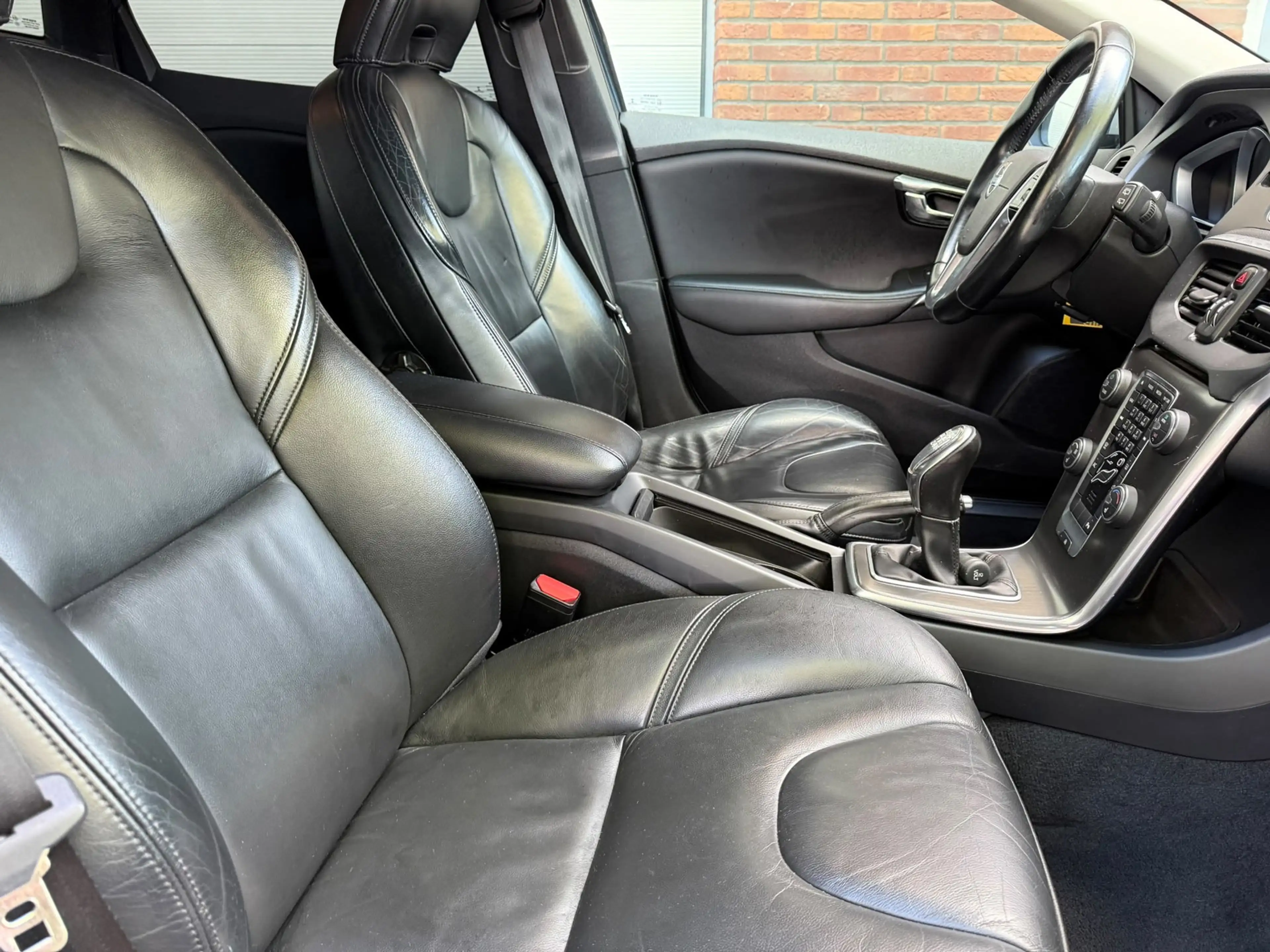 Volvo V40 1.6 T2 R-Design|AIRCO|NIEUWE APK|LEUKE AUTO — photo 7