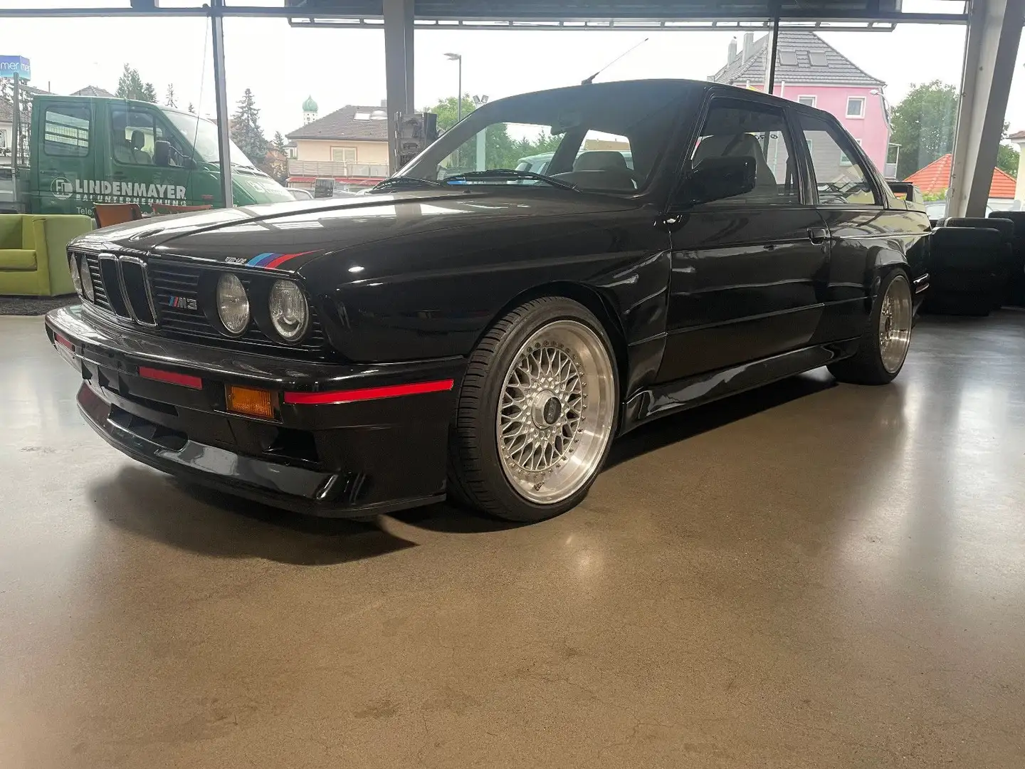 BMW M3 E30 Sport Evolution Schwarz - 1