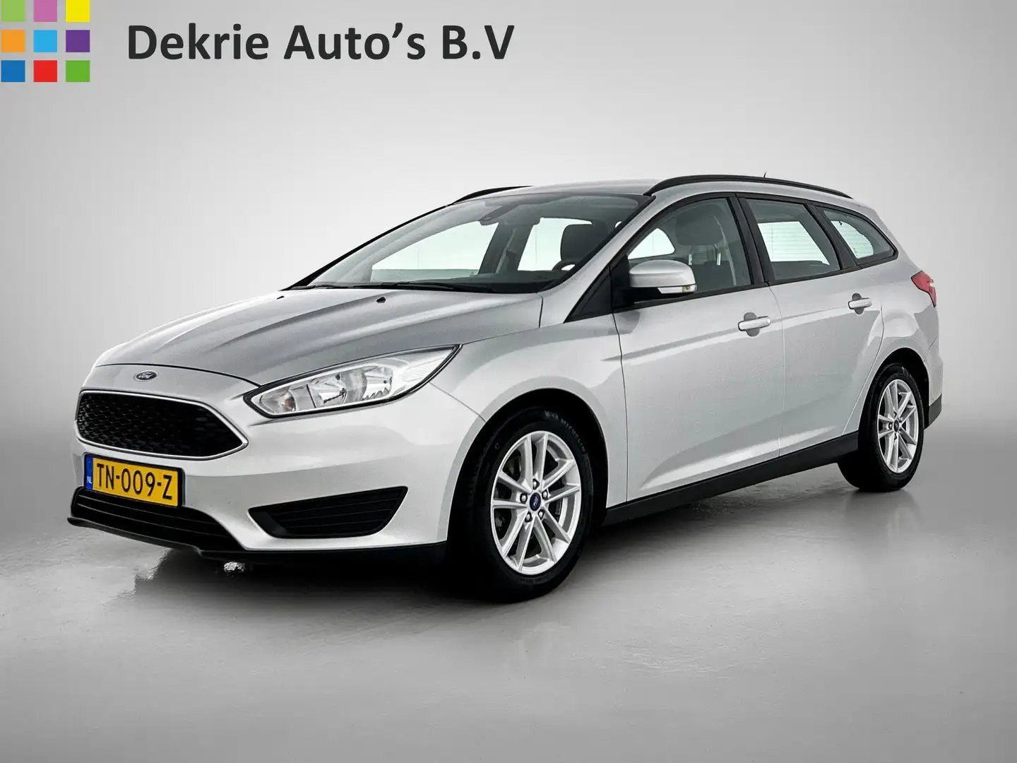 Ford Focus Wagon 1.5 TDCI Trend Edition Euro 6 / Navi / Cruis Grijs - 1