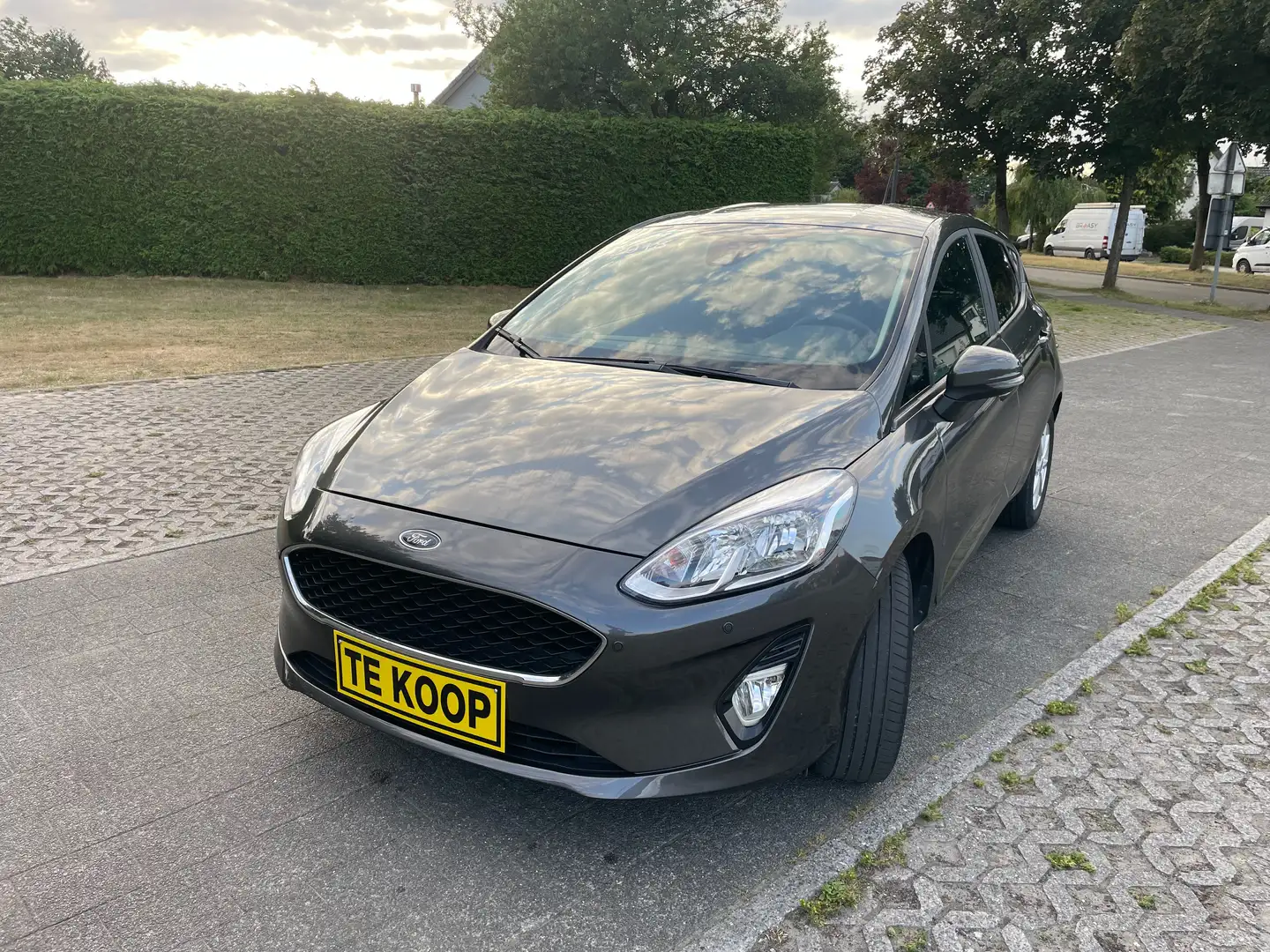 Ford Fiesta Fiesta 1.1 TREND Gris - 1