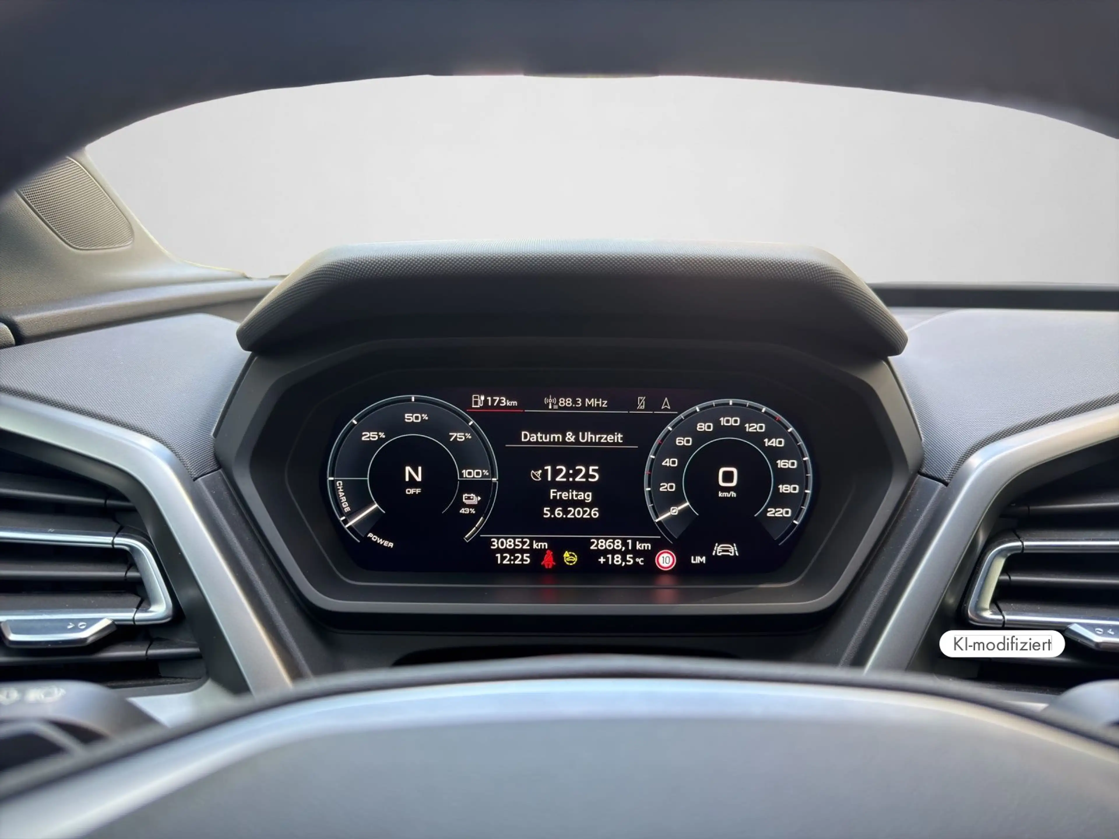Audi Q4 e-tron 40 e-tron Navi Plus 150 kW — photo 10