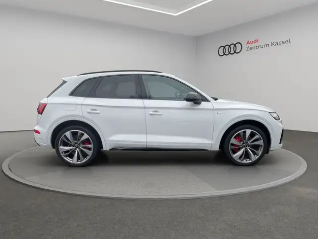 Audi Q5 view 8