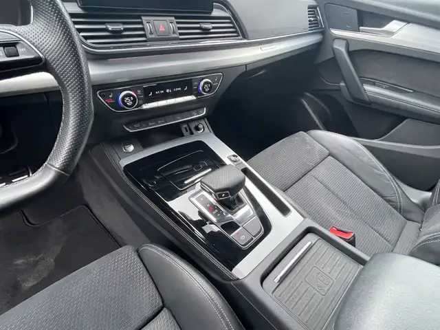 Audi Q5 view 15