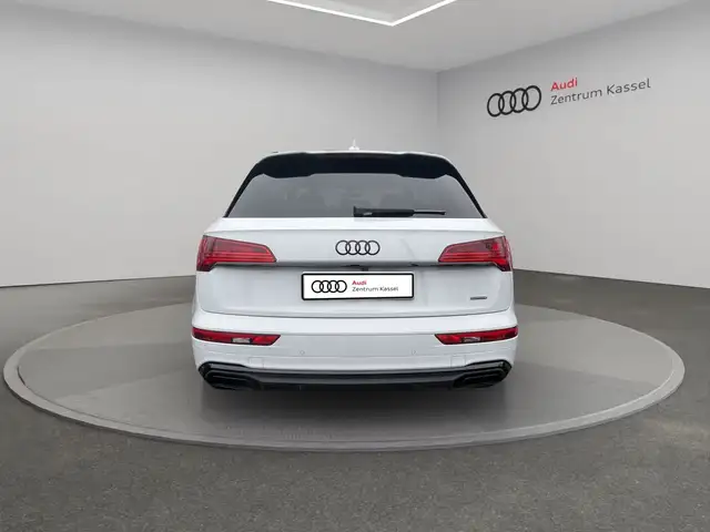 Audi Q5 view 6