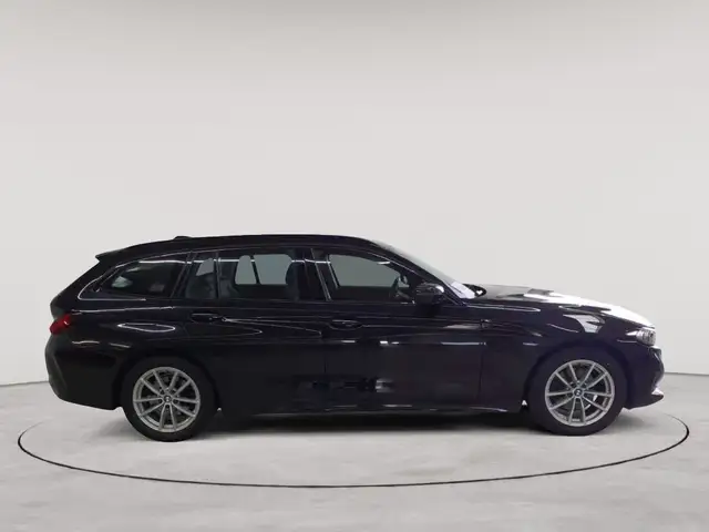 BMW 3 Series view 3
