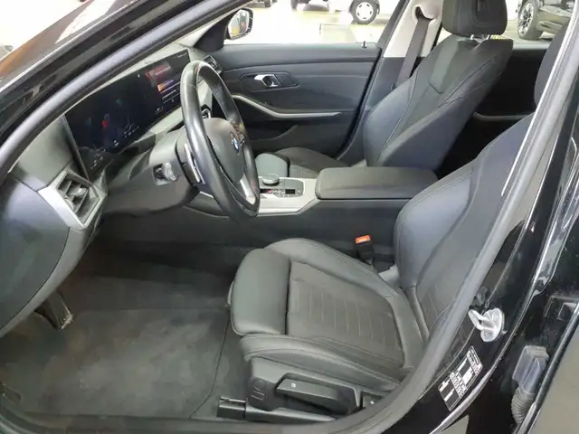 BMW 3 Series view 8