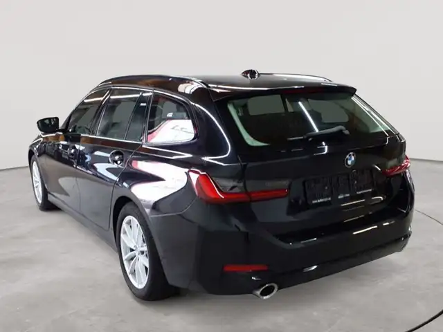 BMW 3 Series view 5