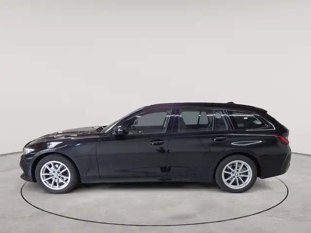 BMW 3 Series view 6