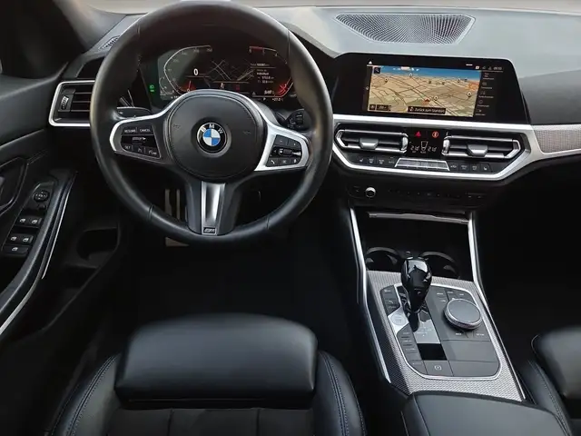 BMW 3 Series view 17