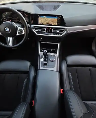 BMW 3 Series view 27