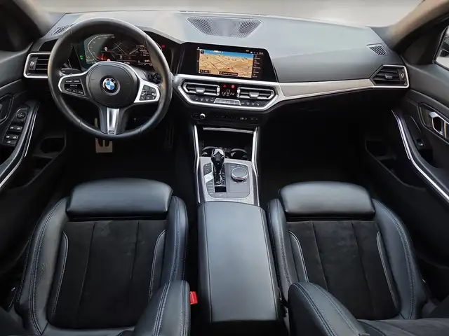 BMW 3 Series view 16