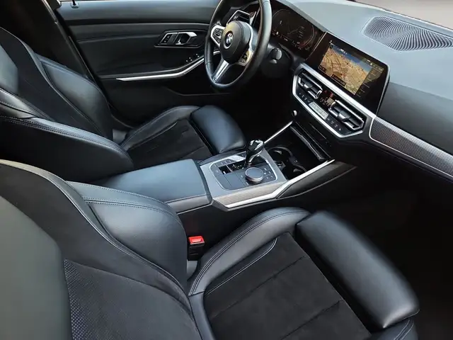 BMW 3 Series view 29