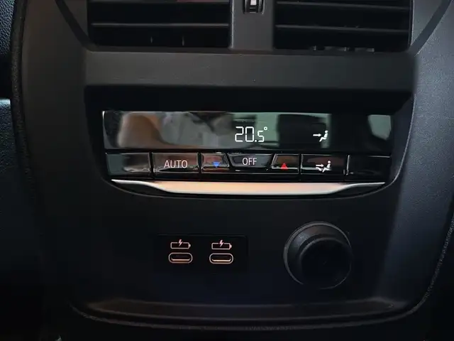 BMW 3 Series view 25