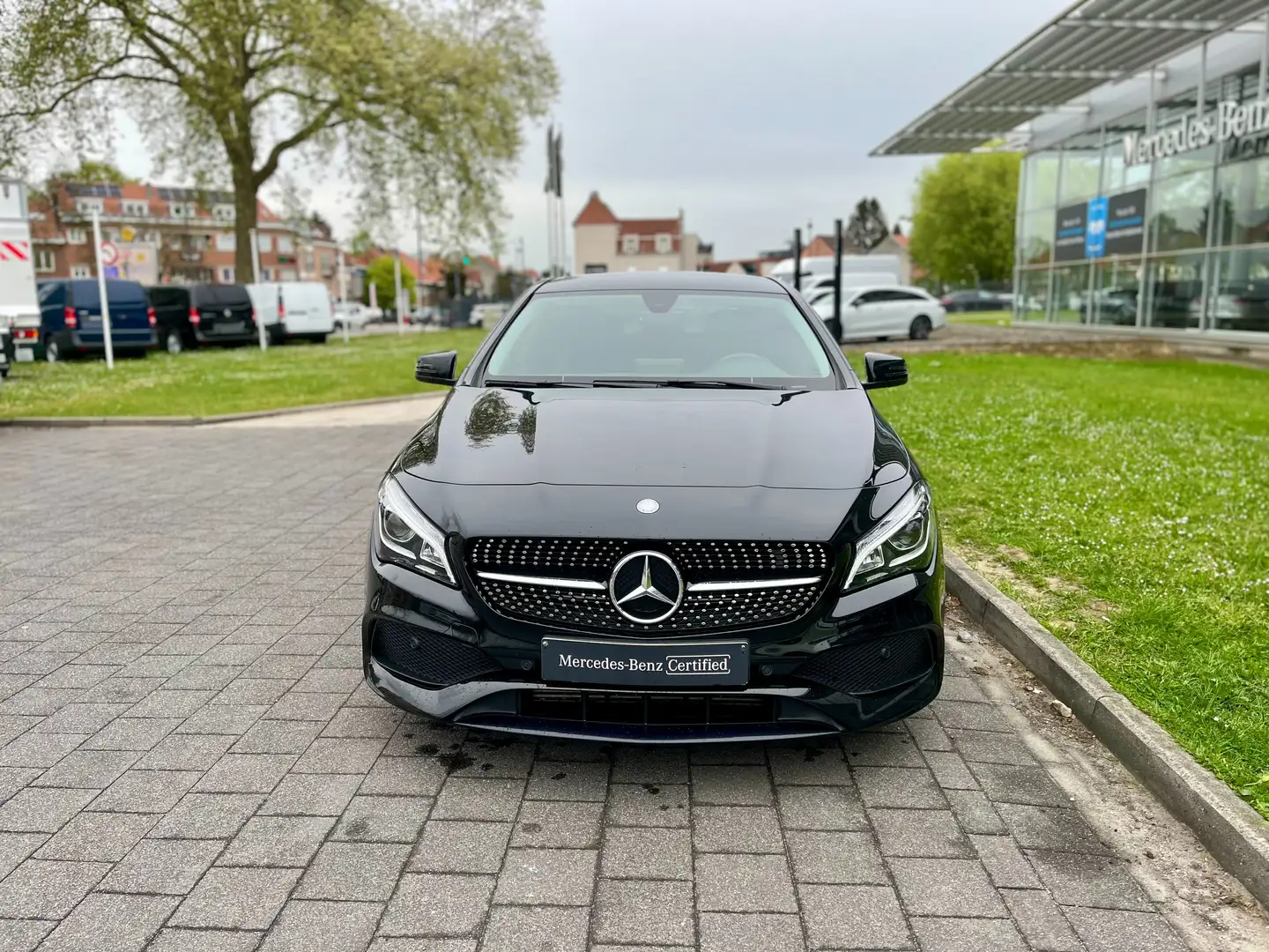 Mercedes-Benz CLA 180 Negro - 2