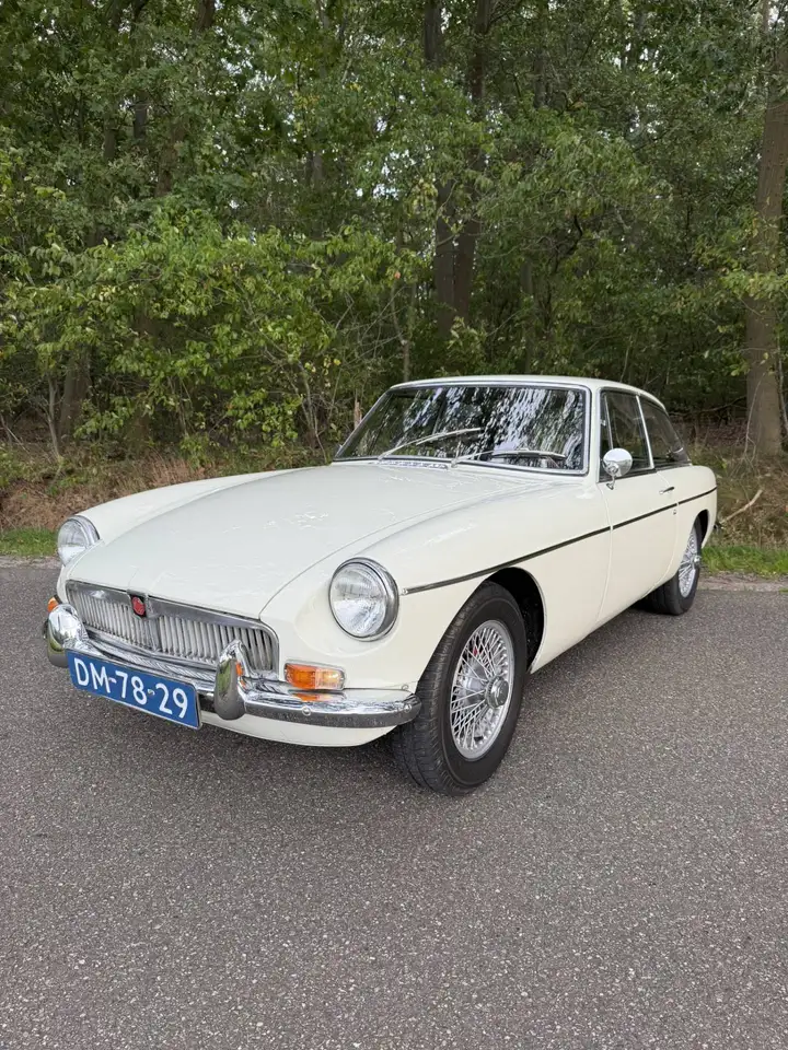 MG B type 1.8 GT, foto 5