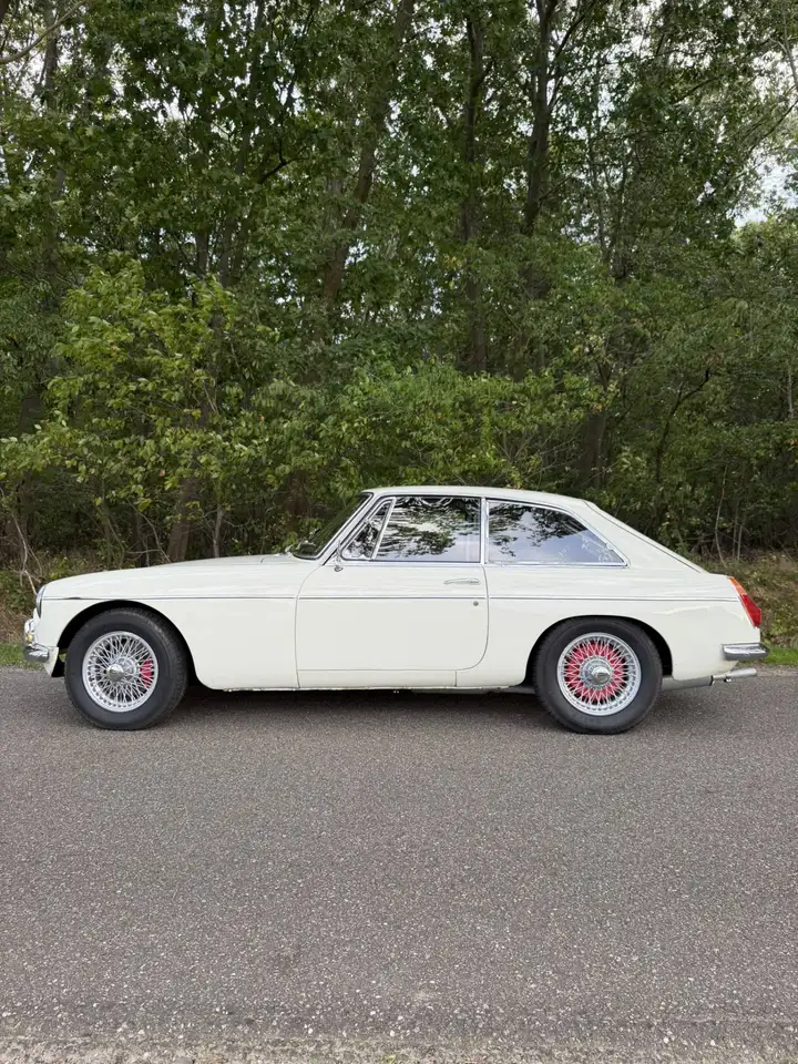 MG B type 1.8 GT, foto 6
