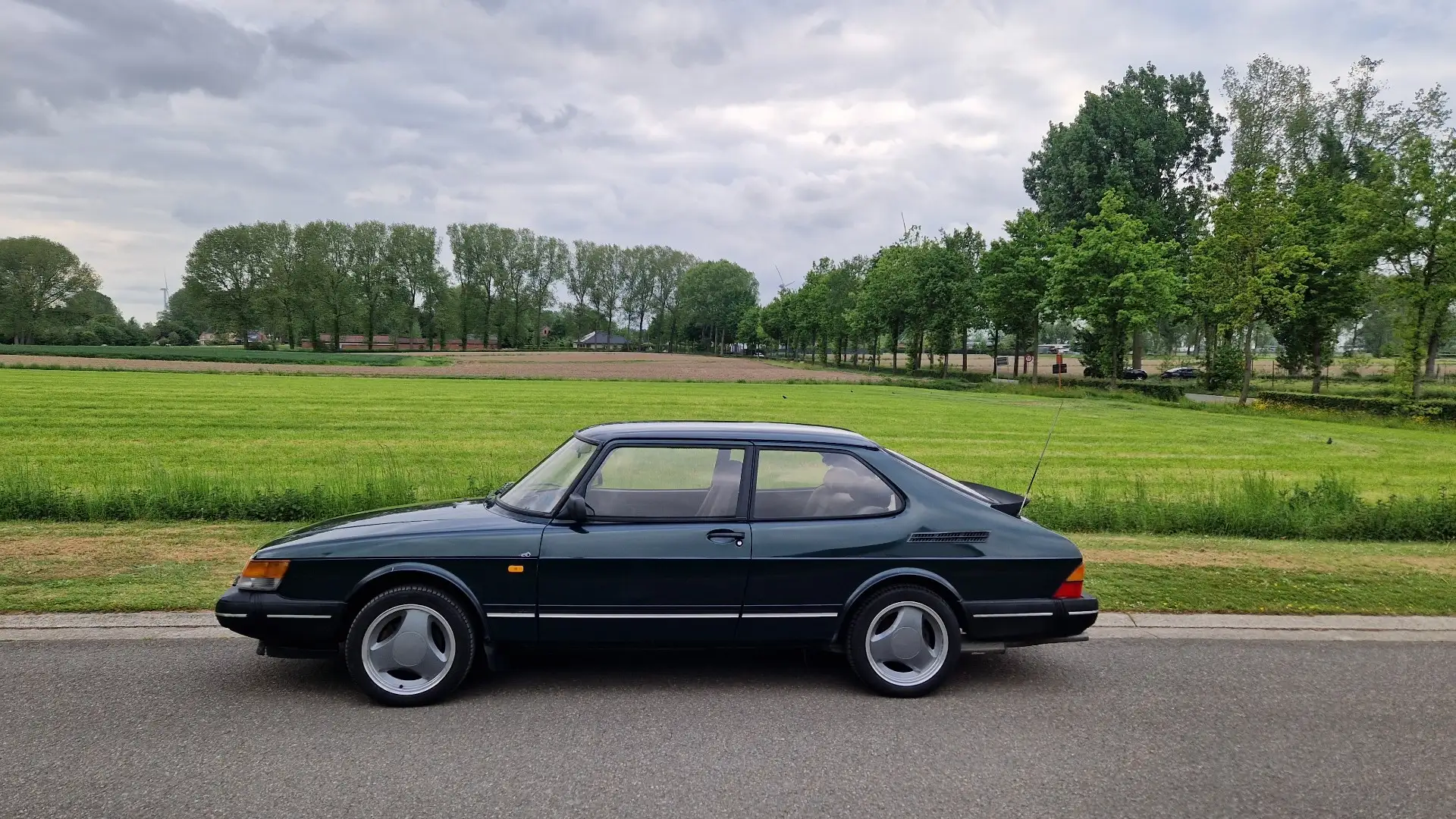 Saab 900 i - 2
