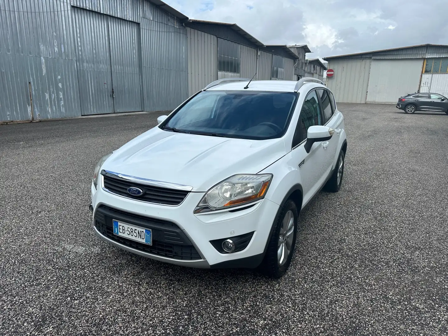 Ford Kuga 2.0 TDCi 136 CV 4WD Titanium DPF Сірий - 1