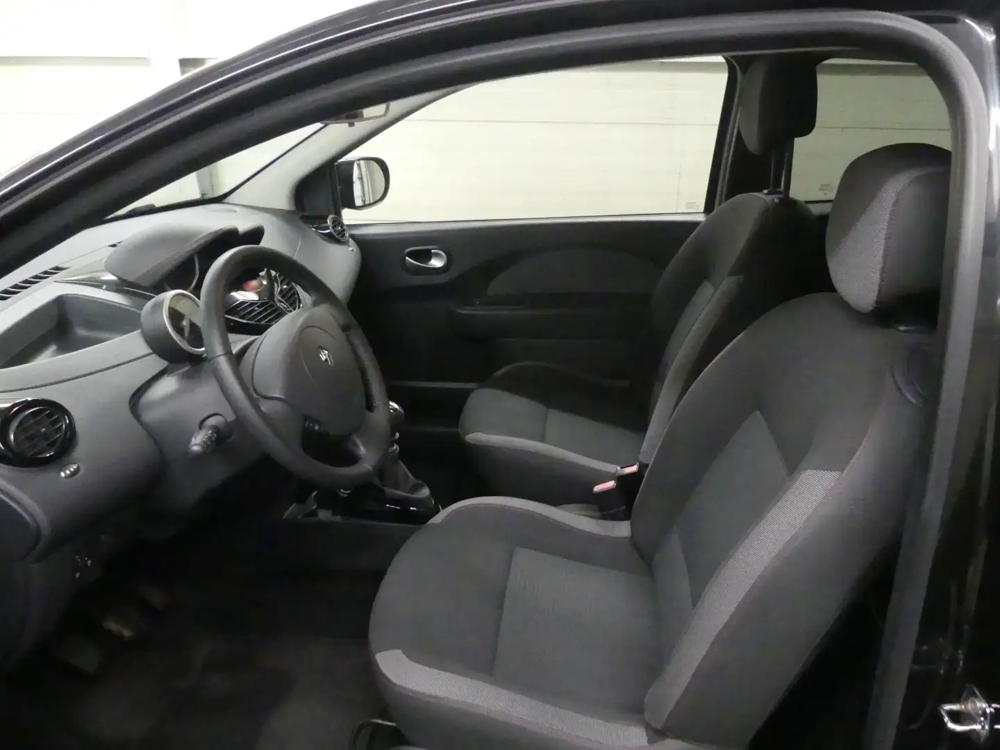 Renault Twingo 1.2 16V Dynam - Airco - Stoelen achterin - Cruise Zwart - 2
