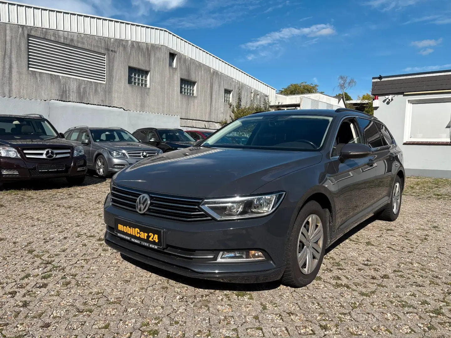 Volkswagen Passat Variant 1.6 TDI DSG COMFORT BMT DISTRONIC Grijs - 1