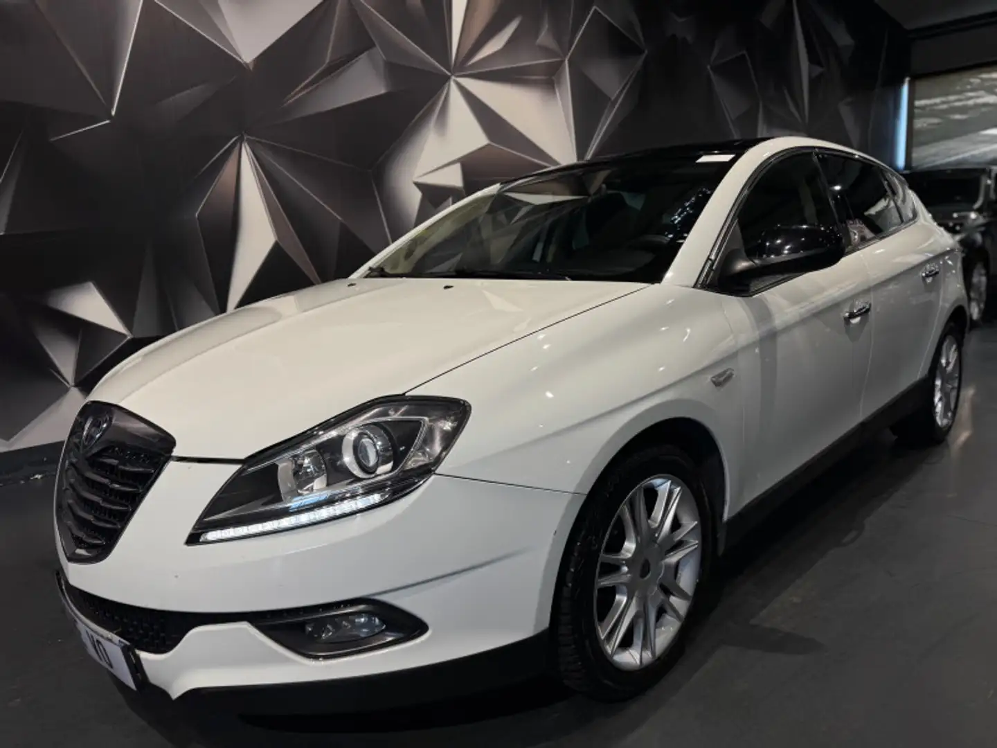 Lancia Delta 1.6 MULTIJET 120 16V DPF GOLD Blanc - 1