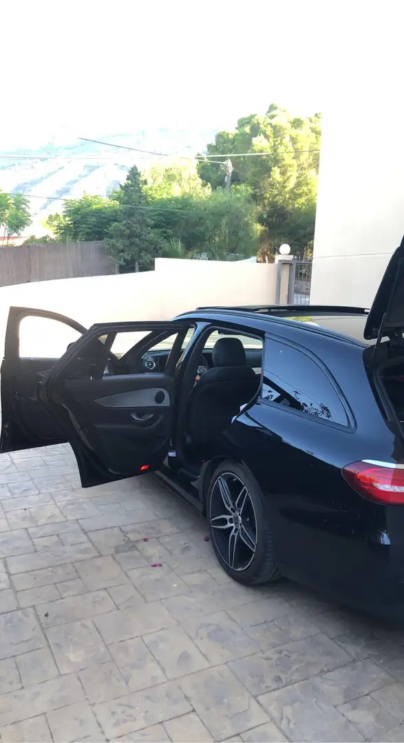 Mercedes-Benz E 220 E 220 d 4Matic T 9G-TRONIC AMG Line Zwart - 2