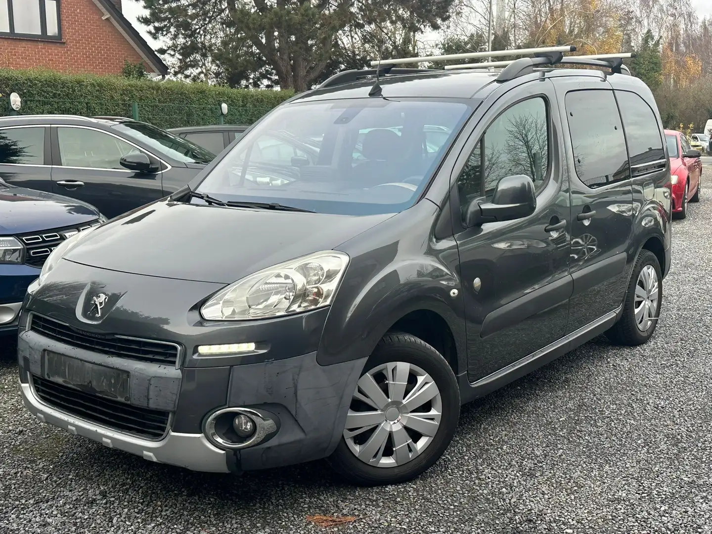 Peugeot Partner Partner Tepee 1.6 e-HDi Active STT Grijs - 1