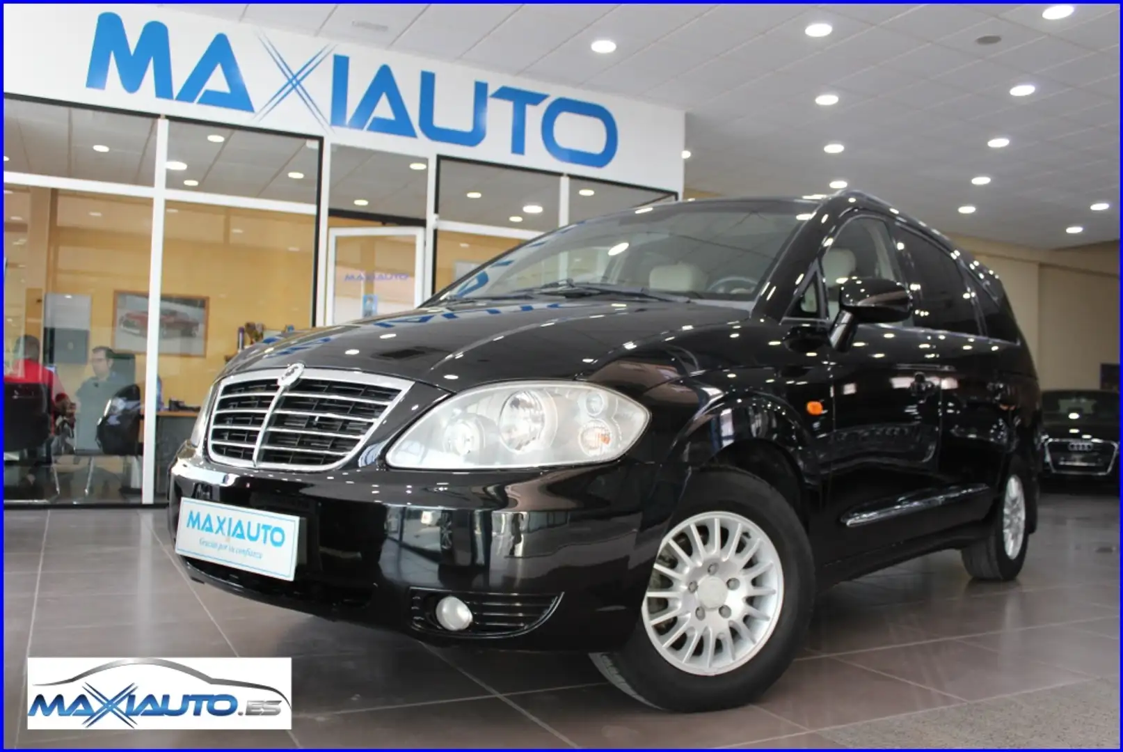 SsangYong Rodius 270 Xdi Limited Aut. 165 Negro - 2