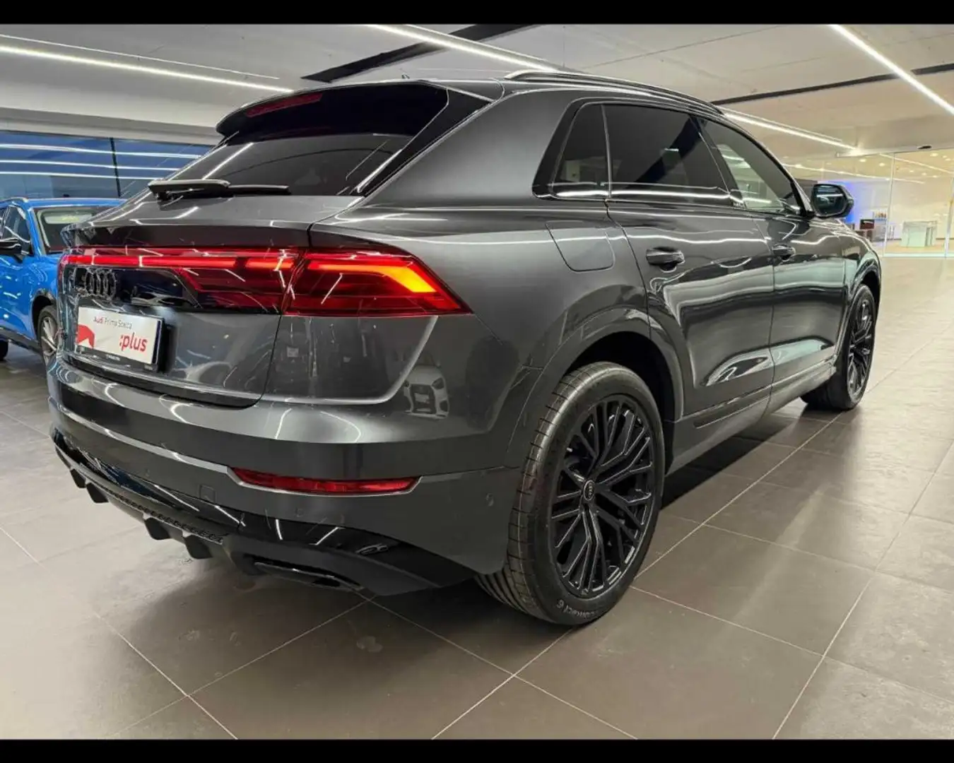 Audi Q8 SUV 50 TDI 286 CV quattro tiptronic S line editio Grigio - 2