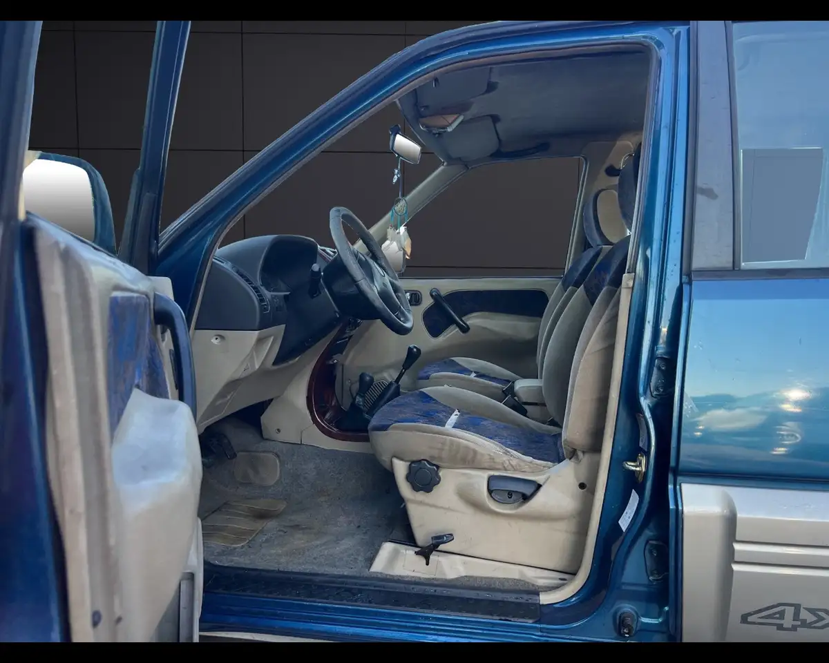 Nissan Terrano II 2.7 Tdi 3 porte Sport Safari, foto 9