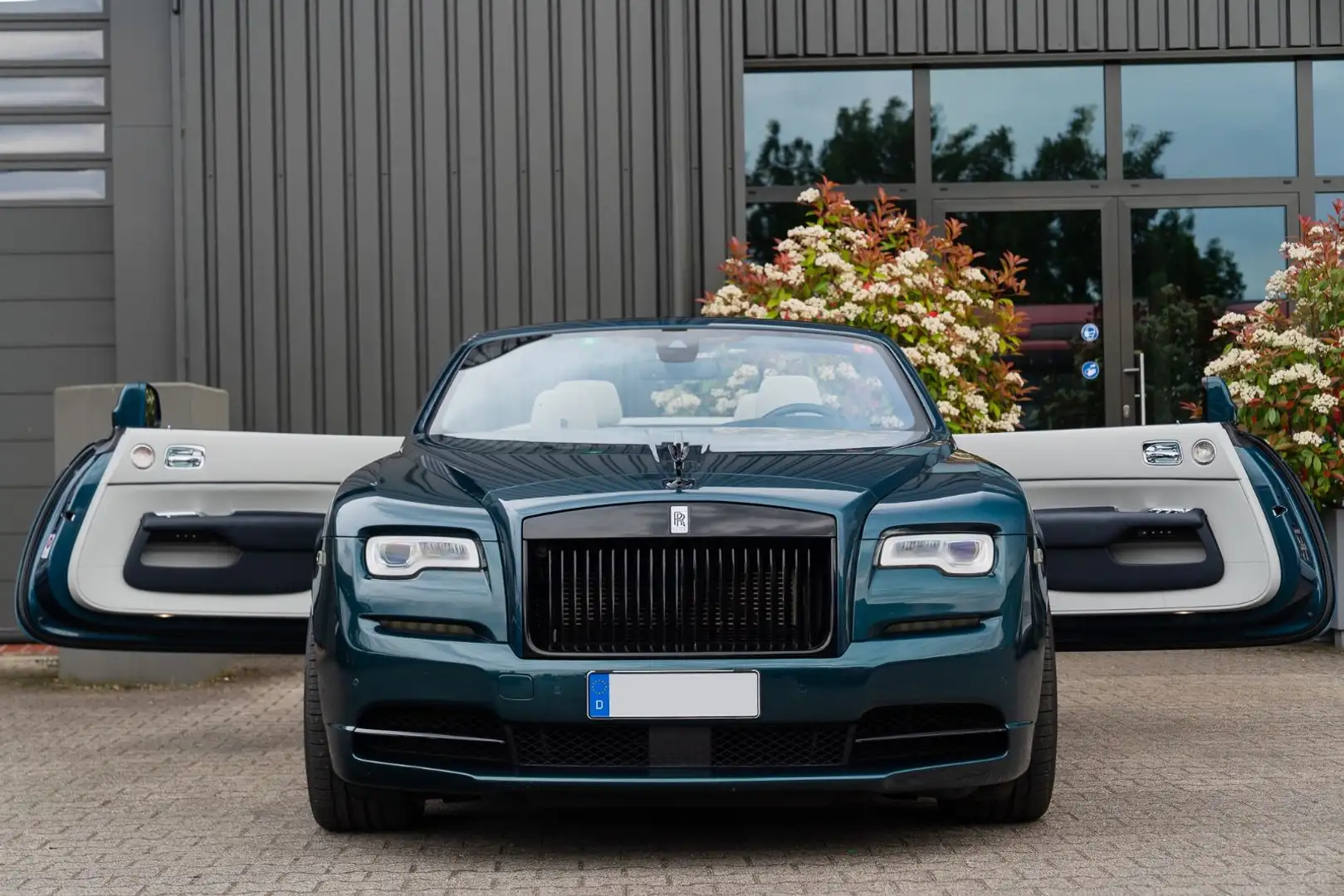 Rolls-Royce Dawn - 1