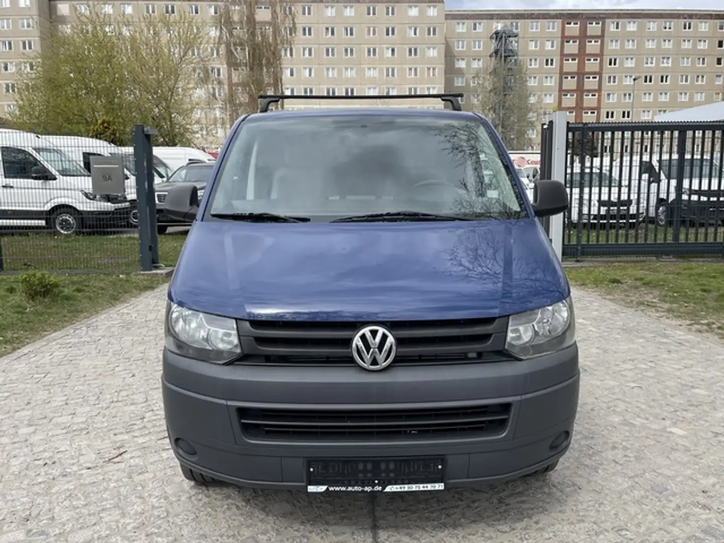 Volkswagen T5 Transporter 2.0 TDI 4Motion Lang Bleu - 2