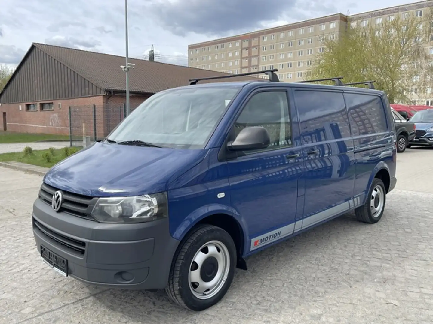 Volkswagen T5 Transporter 2.0 TDI 4Motion Lang Bleu - 2